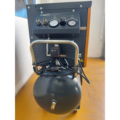 Compresor insonorizado Nuair 3HP 100 LTS B3800B/3CM/100 Outlet